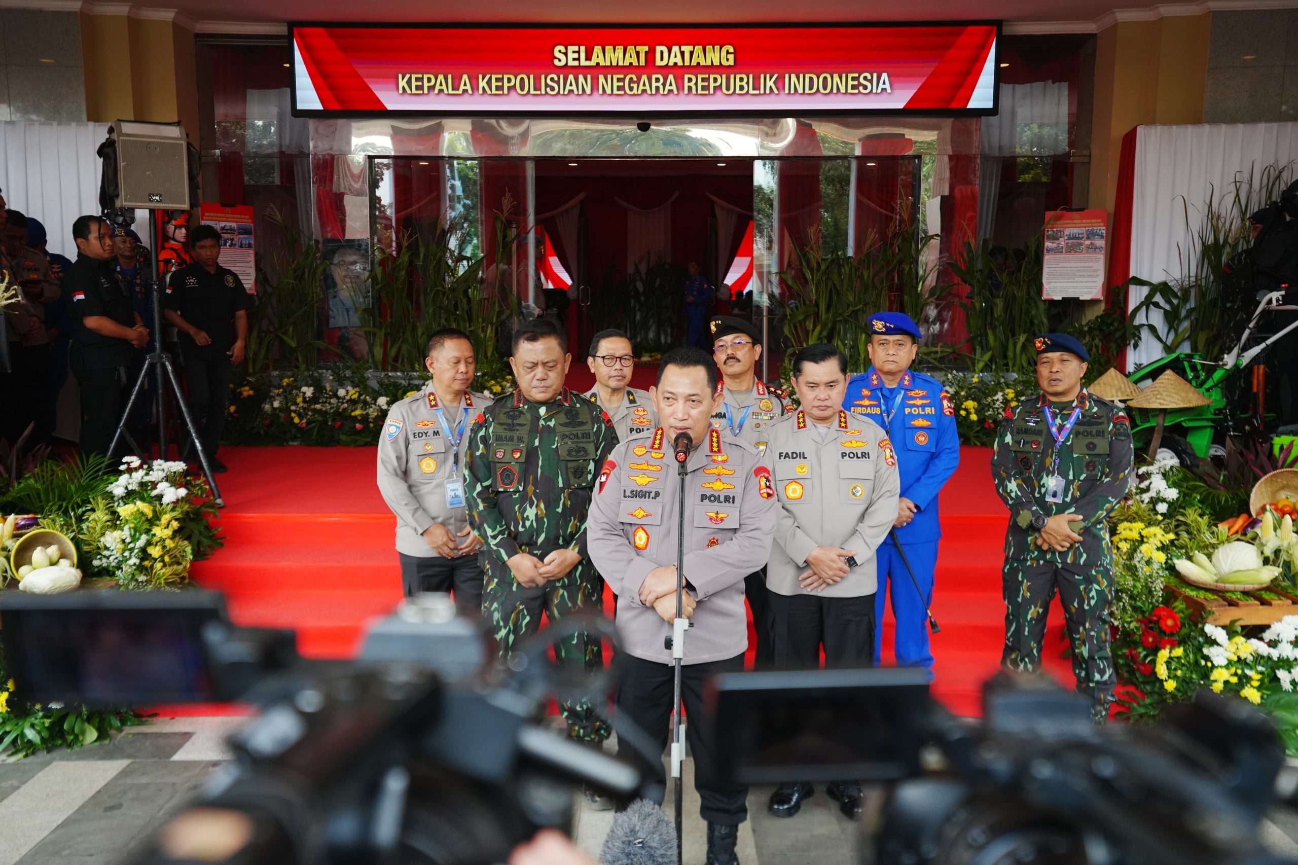 Kapolri Instruksikan Kawal Program Pemerintah hingga Tingkatkan Kemampuan Personel di Rakernis Baharkam-Korbrimob Kapolri Instruksikan Kawal Program Pemerintah hingga Tingkatkan Kemampuan Personel di Rakernis Baharkam-Korbrimob