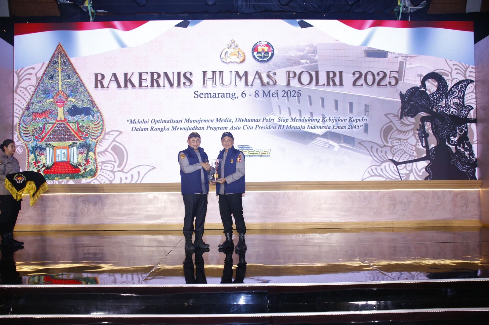 Buka Rakernis Humas Polri 2025, As SDM Kapolri: Humas Harus Jadi Garda Depan Komunikasi Presisi Buka Rakernis Humas Polri 2025, As SDM Kapolri: Humas Harus Jadi Garda Depan Komunikasi Presisi