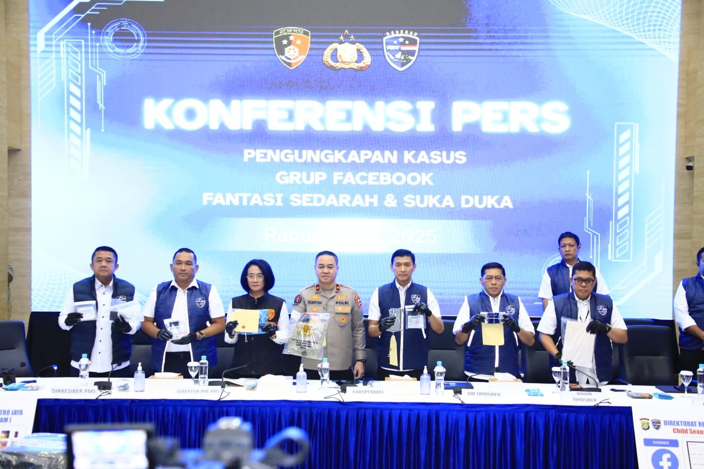 Bareskrim Polri Ungkap Grub Facebook Penyebar Pornografi Anak, Enam Tersangka Ditangkap Bareskrim Polri Ungkap Grub Facebook Penyebar Pornografi Anak, Enam Tersangka Ditangkap