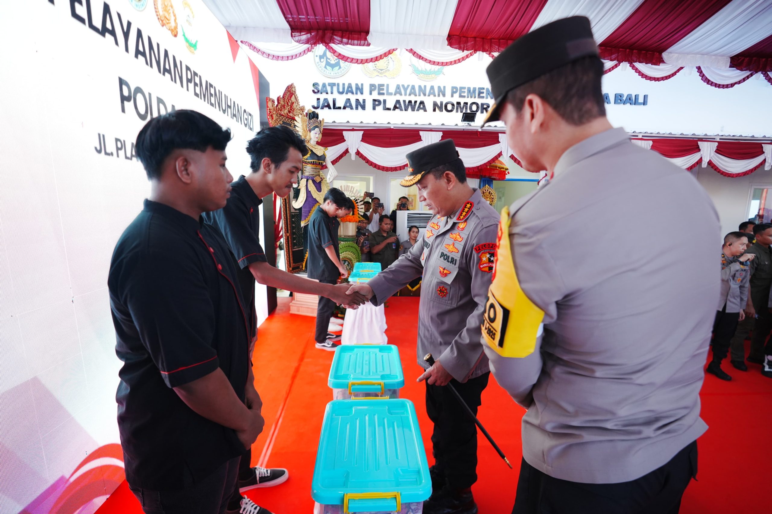 Kapolri Tinjau SPPG Polda Bali, Pastikan Dukung Program MBG Pemerintah Kapolri Tinjau SPPG Polda Bali, Pastikan Dukung Program MBG Pemerintah