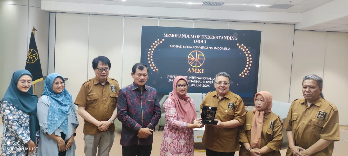 Kerja Sama Strategis AMKI Pusat dan FISIP Uhamka Dalam Pengembangan Pendidikan dan Profesi Komunikasi Kerja Sama Strategis AMKI Pusat dan FISIP Uhamka Dalam Pengembangan Pendidikan dan Profesi Komunikasi