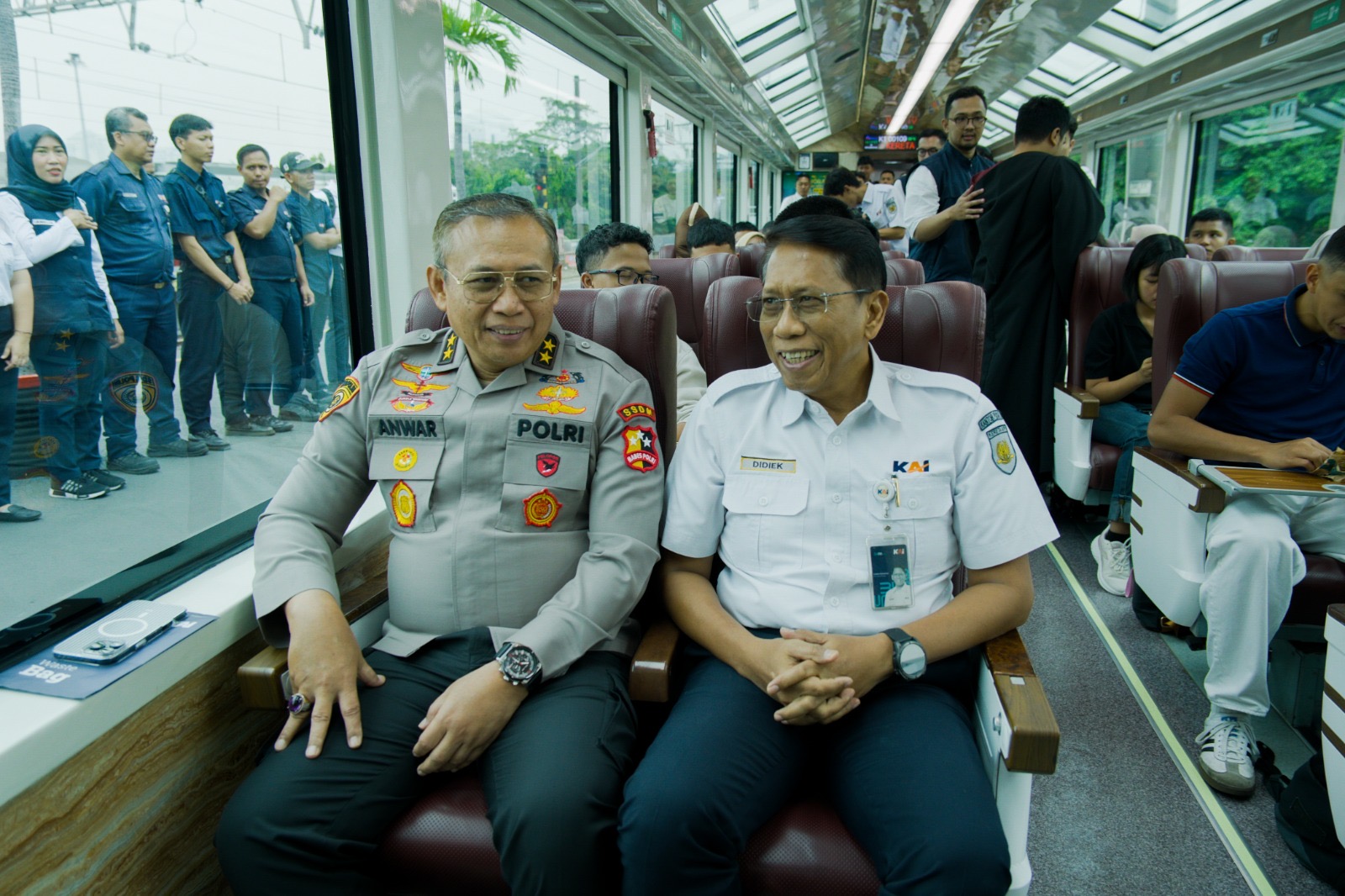 Kereta Kader Bangsa: Kolaborasi YPKBI dan KAI Hadirkan Perjalanan Pendidikan Bermakna untuk Putra-Putri Terbaik Bangsa Kereta Kader Bangsa: Kolaborasi YPKBI dan KAI Hadirkan Perjalanan Pendidikan Bermakna untuk Putra-Putri Terbaik Bangsa