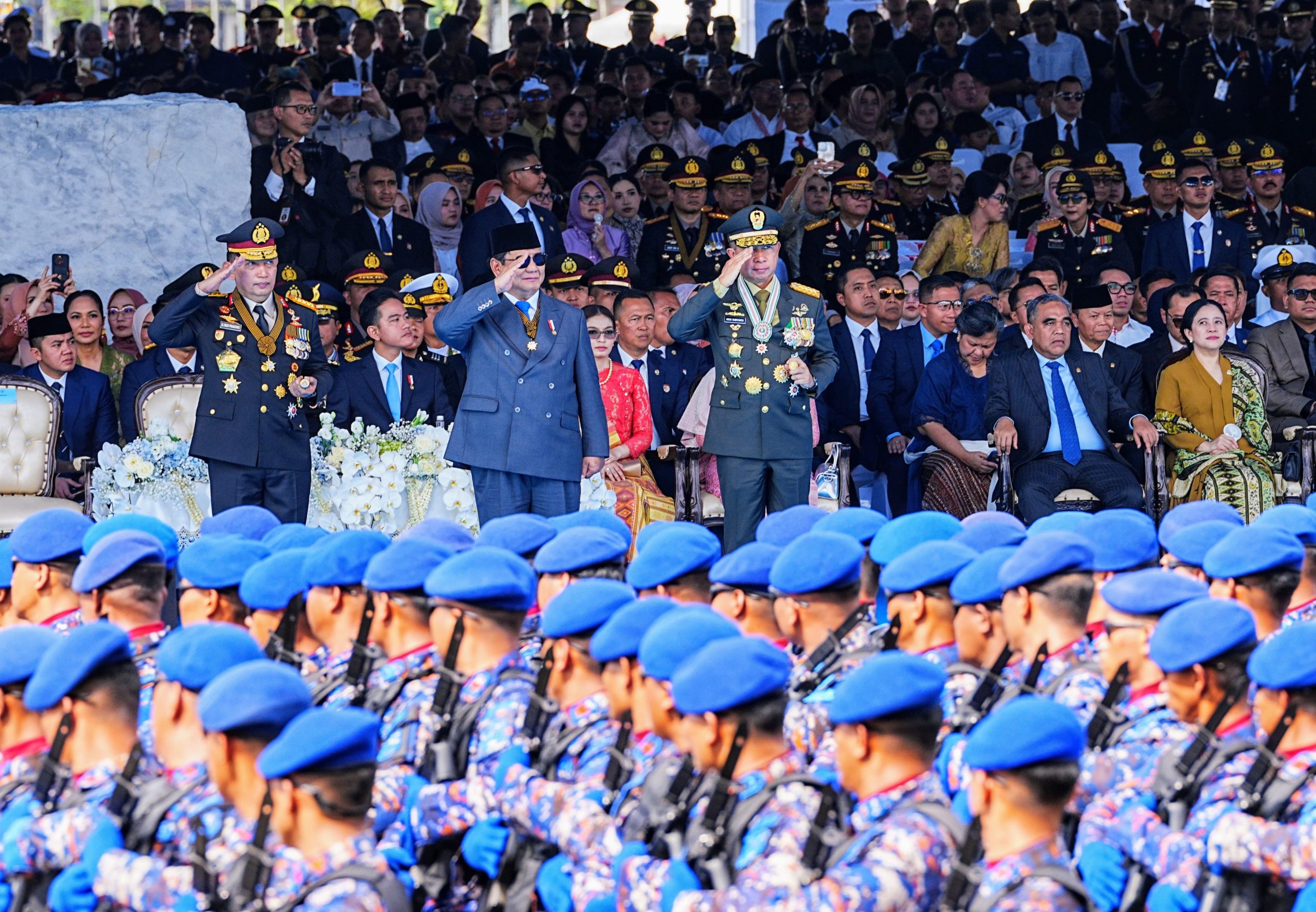 Presiden Hadiahi Penghargaan Nugraha Sakanti dan Tanda Kehormatan Bintang Bhayangkara Nararya