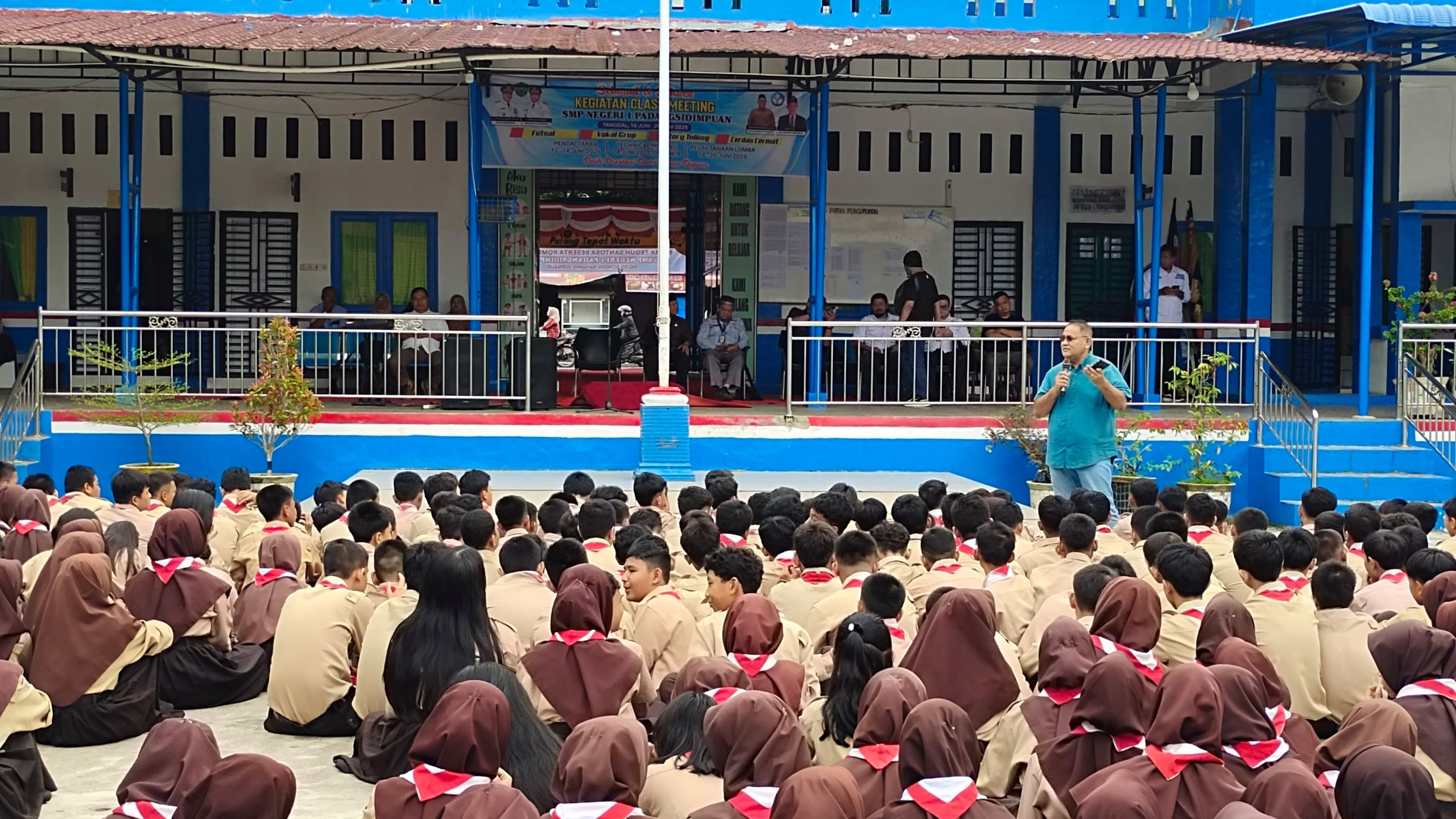Ketua Umum JMSI Motivasi Siswa SMPN 1 Padangsidimpuan, Tanya Siapa yang Mau Jadi Astronot Ketua Umum JMSI Motivasi Siswa SMPN 1 Padangsidimpuan, Tanya Siapa yang Mau Jadi Astronot