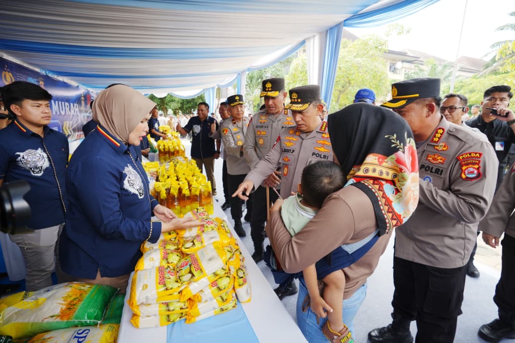 Kapolri Tinjau GPM Polda Banten, Telah Distribusikan 27 Ton Beras SPHP ke Masyarakat Kapolri Tinjau GPM Polda Banten, Telah Distribusikan 27 Ton Beras SPHP ke Masyarakat