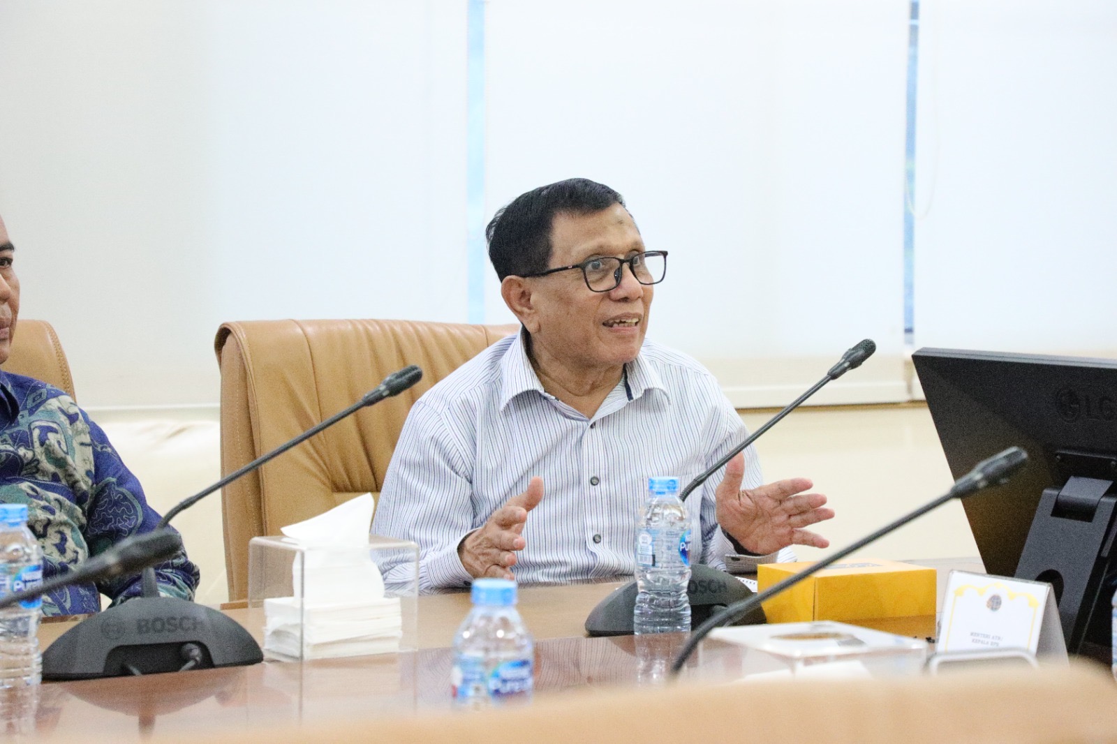 Berjiwa Besar Menjaga Hubungan Baik, Ketum HCB Cabut Gugatan Wanprestasi FH BUMN