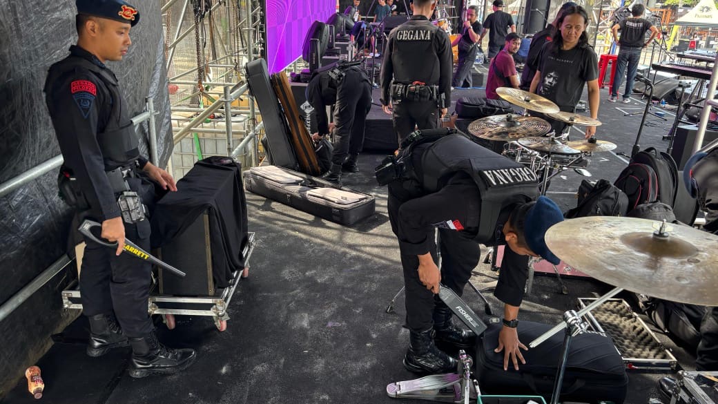 Jamin Kelancaran Acara, Brimob Sterilkan Berbagai Titik Vital di Awesome Skool Fest 2025