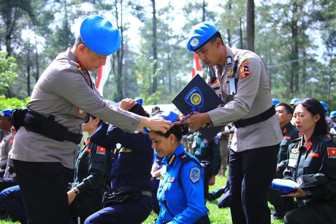 Tegaskan Komitmen Jaga Perdamaian, Polri Rampungkan Pelatihan Pasukan FPU 7 untuk Misi PBB Tegaskan Komitmen Jaga Perdamaian, Polri Rampungkan Pelatihan Pasukan FPU 7 untuk Misi PBB
