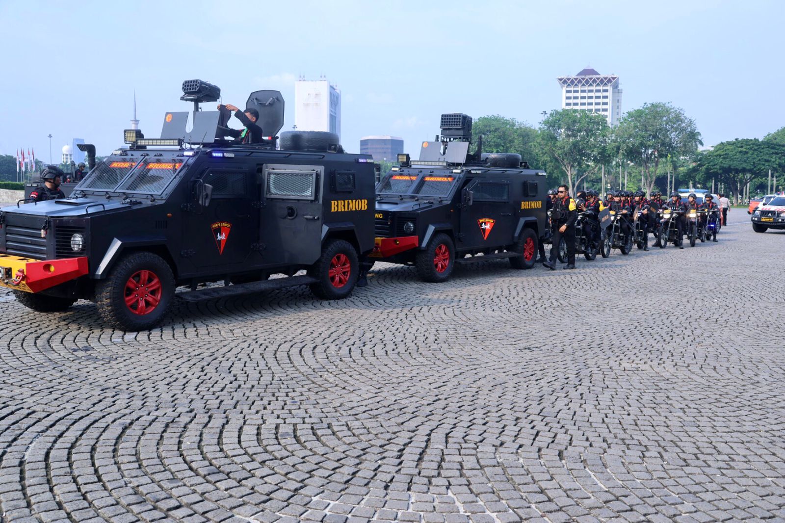 Jamin Rasa Aman, TNI-Polri Patroli Gabungan Jamin Rasa Aman, TNI-Polri Patroli Gabungan