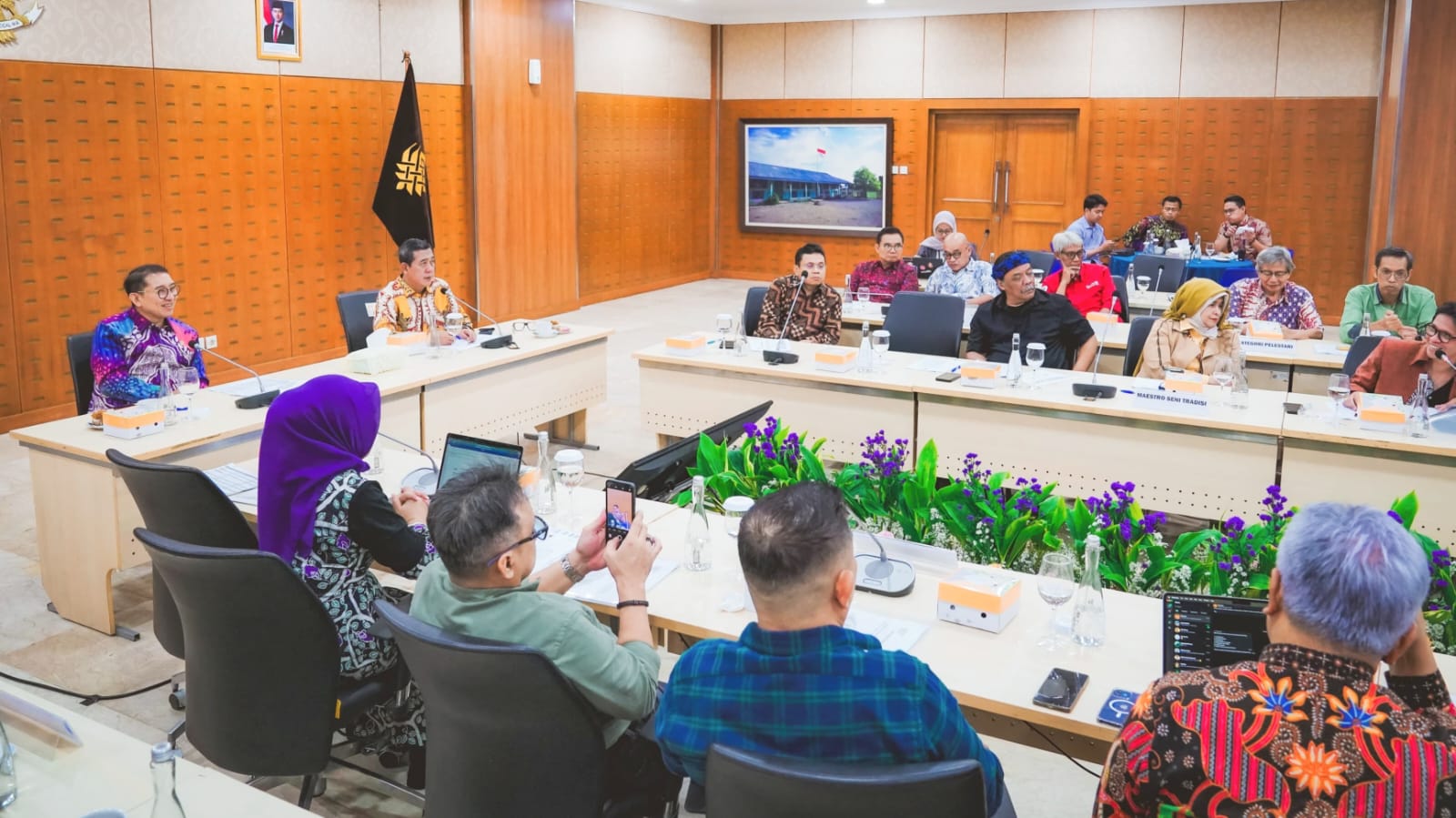 Menteri Kebudayaan Ajak Apresiasi Kontributor Budaya Terbaik, Rapat Penjurian AKI 2025 Digelar