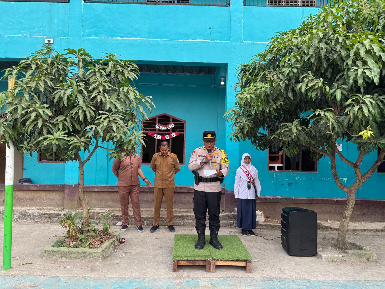 Jaga Kamtibmas Pelajar, Polres Metro Bekasi Turun Langsung ke Sekolah Jadi Pembina Upacara