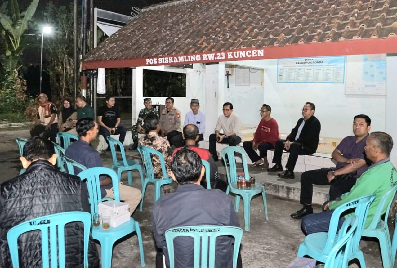 Kunjungi Sleman, Dirjen Bangda Kemendagri Ajak Masyarakat Perkuat Siskamling