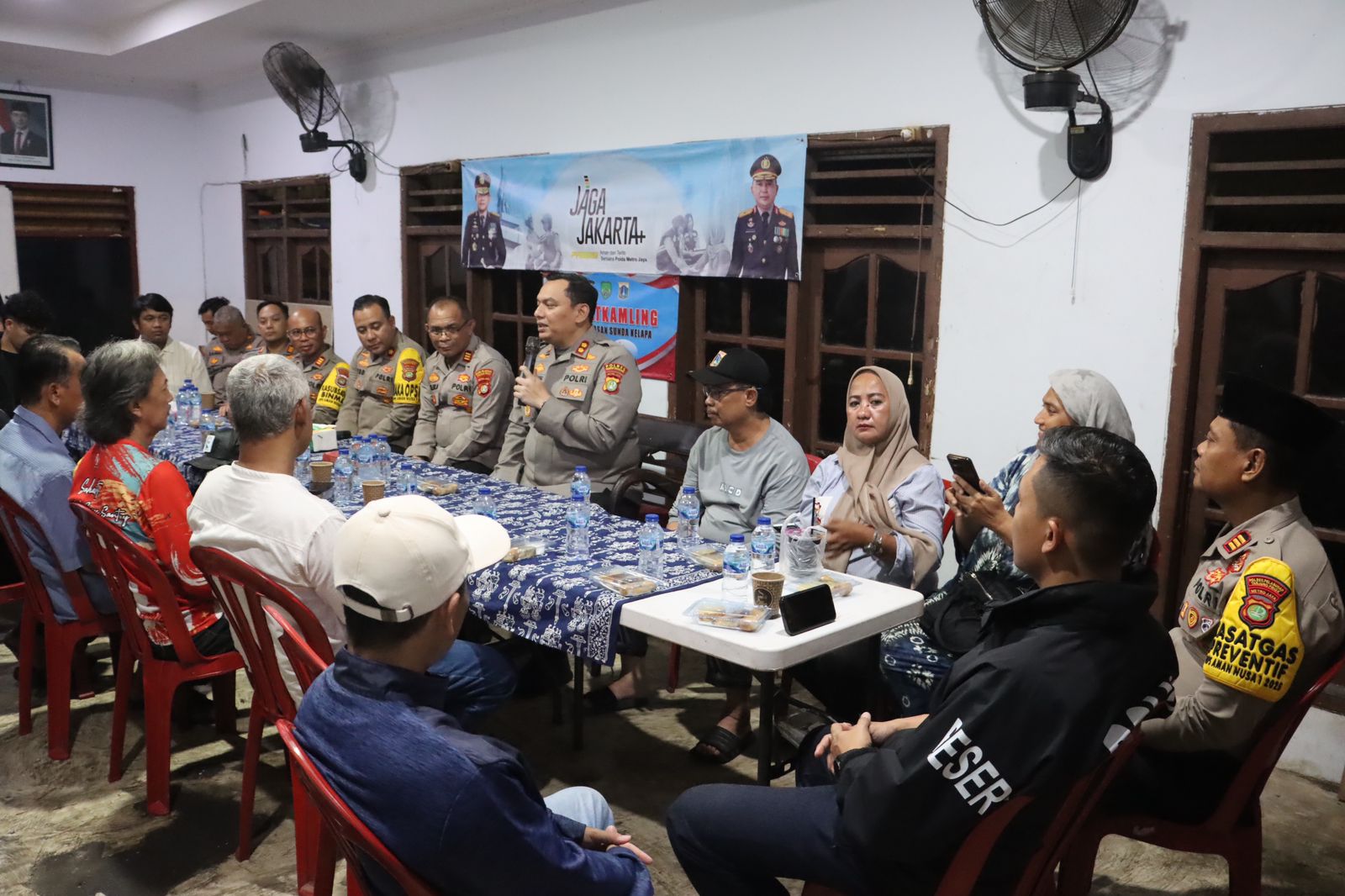 Jaga Kamtibmas, Kapolres Tanjung Priok Sambangi Satkamling RW 011 Muara Angke