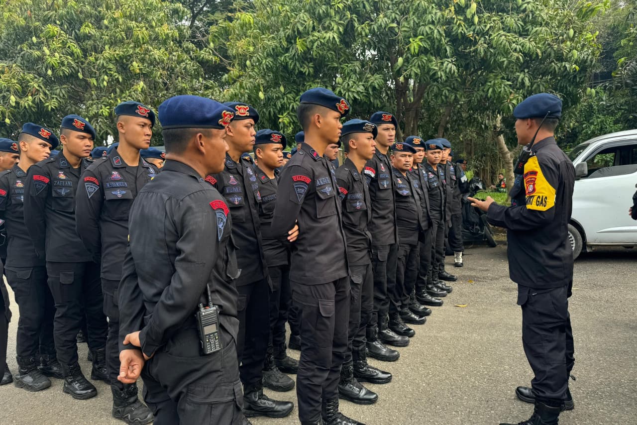 Brimob Polda Metro Jaya Laksanakan Pelayanan Apel Akbar Kebangsaan Buruh Indonesia di Cikarang Brimob Polda Metro Jaya Laksanakan Pelayanan Apel Akbar Kebangsaan Buruh Indonesia di Cikarang