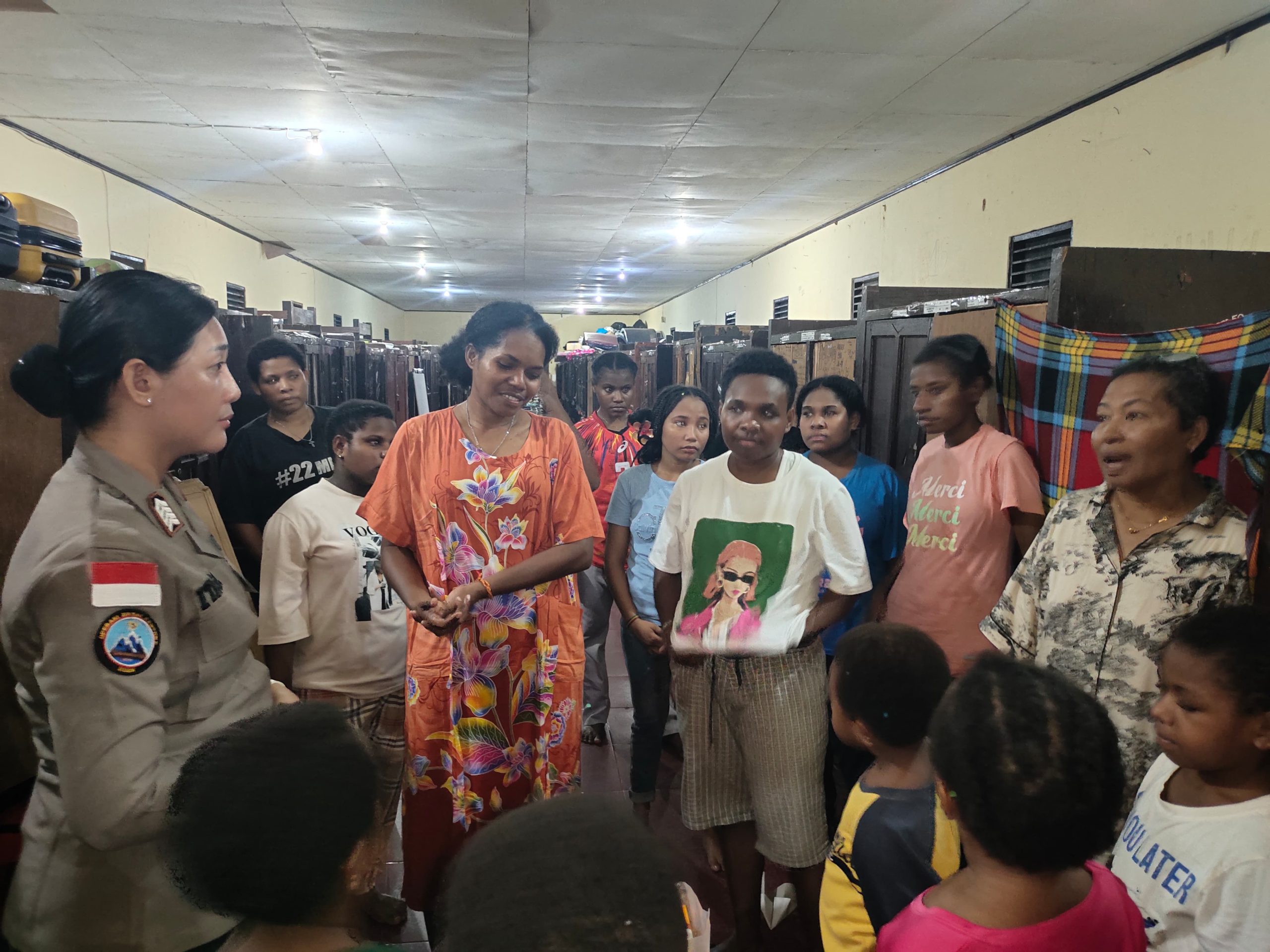 Satgas Damai Cartenz Salurkan Bantuan kepada Anak Panti Asuhan Terdampak Kebakaran Satgas Damai Cartenz Salurkan Bantuan kepada Anak Panti Asuhan Terdampak Kebakaran