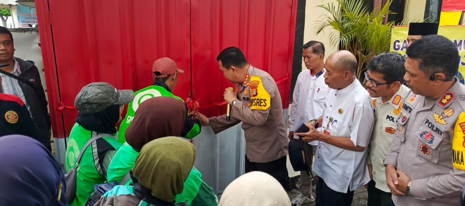 Kapolres Jakpus Resmikan Gerai Auto Mart ke-4 untuk Ojol: Polisi dan Ojol Sama-sama Mengabdi untuk Masyarakat