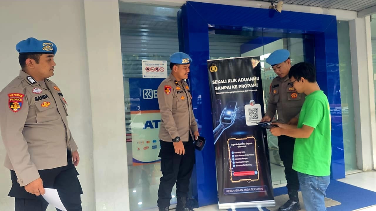 Propam Polri Luncurkan Layanan Pengaduan Cepat, Cukup Scan QR dan Lapor Propam Polri Luncurkan Layanan Pengaduan Cepat, Cukup Scan QR dan Lapor