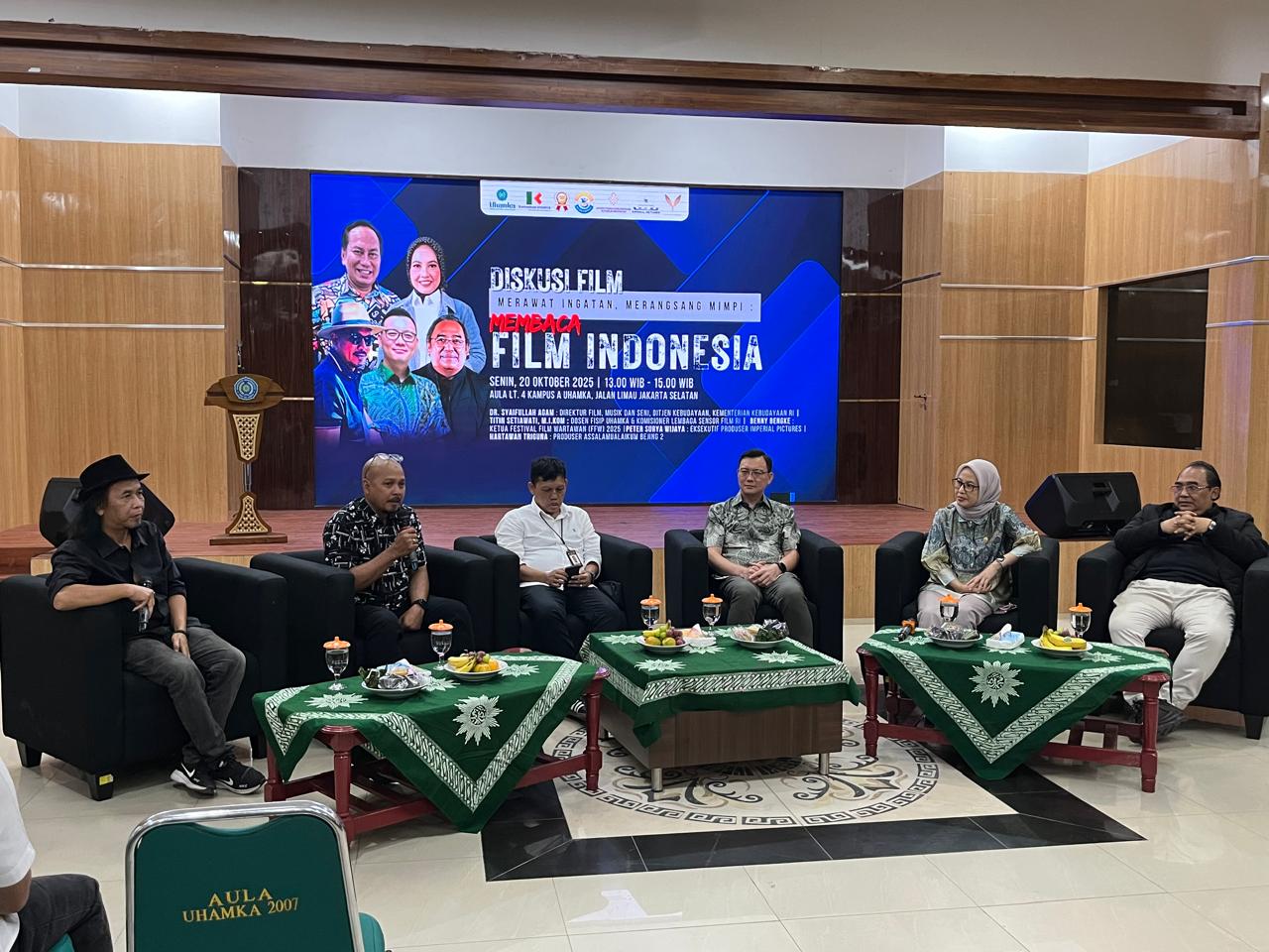 Antusiasme Mahasiswa UHAMKA dalam Diskusi FFW 2025 “Merawat Ingatan, Merangsang Mimpi, Membaca Film Indonesia”
