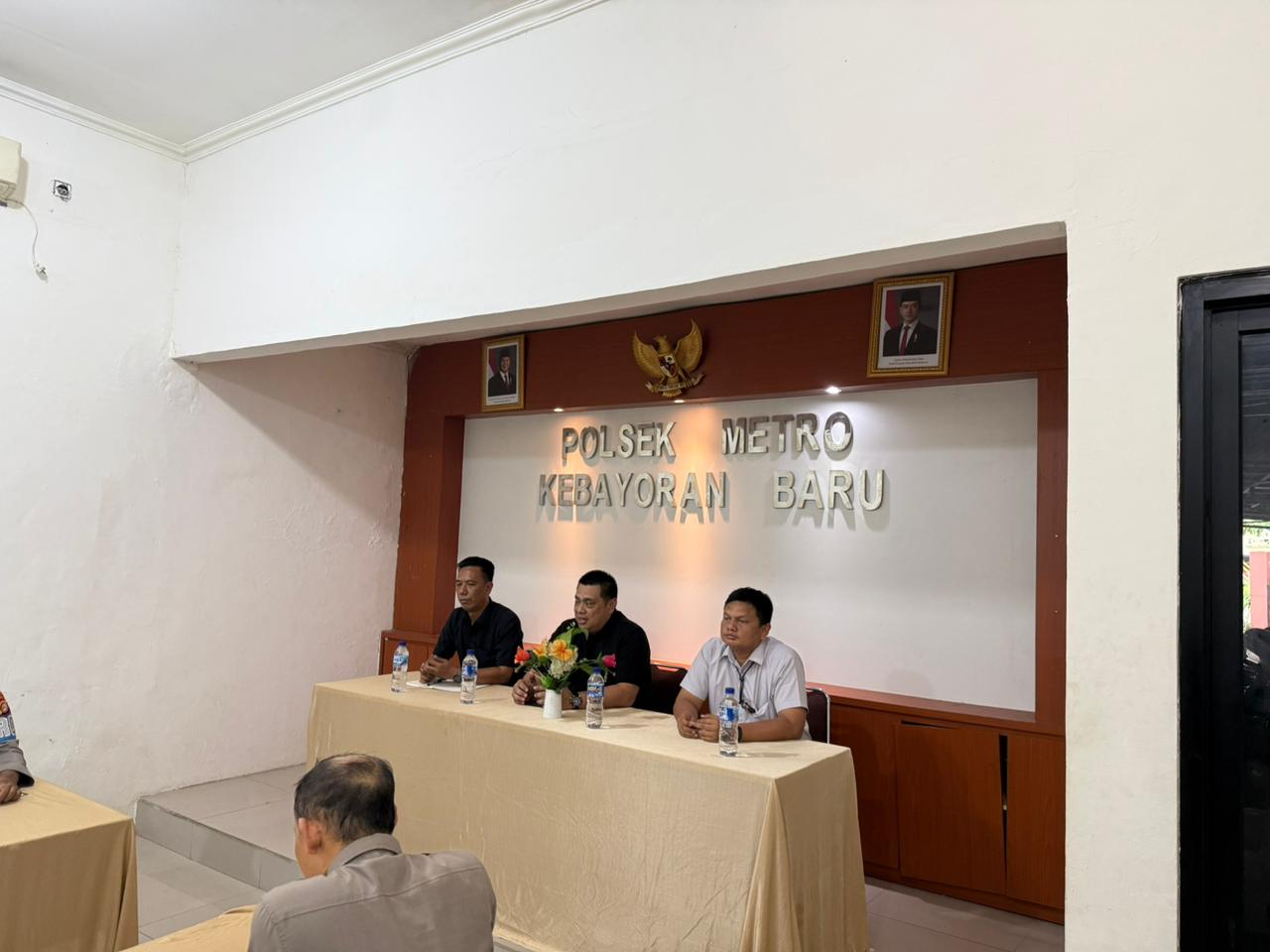 Bidpropam PMJ Sosialisasikan Larangan Hedonisme dan Optimalisasi Whistle Blower System-SP4N Lapor di Polsek Kebayoran Lama Bidpropam PMJ Sosialisasikan Larangan Hedonisme dan Optimalisasi Whistle Blower System-SP4N Lapor di Polsek Kebayoran Lama