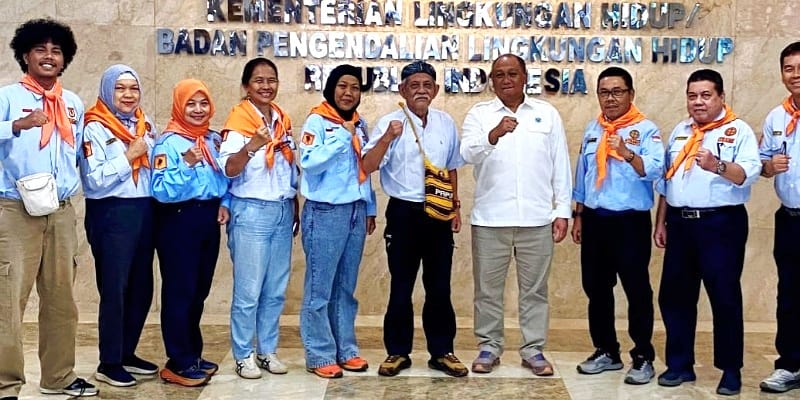 Kementerian Lingkungan Hidup dan TRAMP Sepakat Gelar Pendakian Sumpah Pemuda Kementerian Lingkungan Hidup dan TRAMP Sepakat Gelar Pendakian Sumpah Pemuda