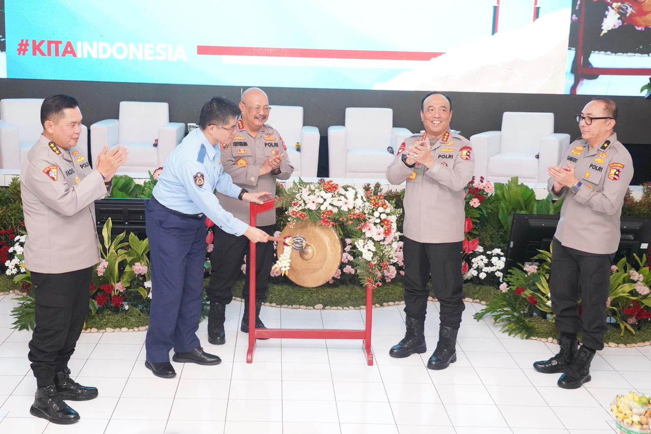Polri Catat Capaian Signifikan dalam Program Gugus Tugas 2025: Dukung Ketahanan Pangan, Perumahan, dan Pendidikan Nasional Polri Catat Capaian Signifikan dalam Program Gugus Tugas 2025: Dukung Ketahanan Pangan, Perumahan, dan Pendidikan Nasional