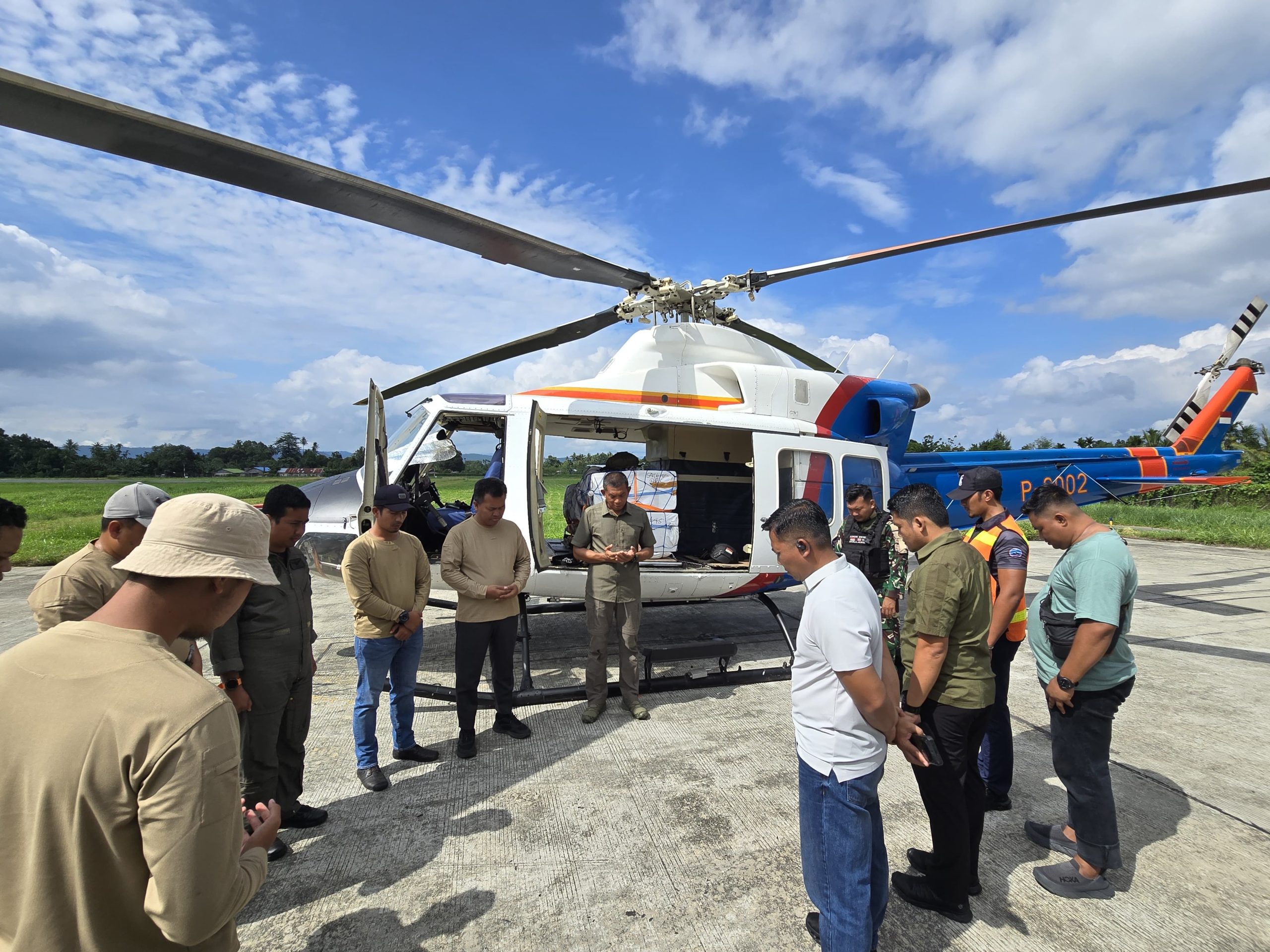 Satgas Ops Damai Cartenz Distribusikan Logistik ke Pos Kiwirok Lewat Airdrop Satgas Ops Damai Cartenz Distribusikan Logistik ke Pos Kiwirok Lewat Airdrop