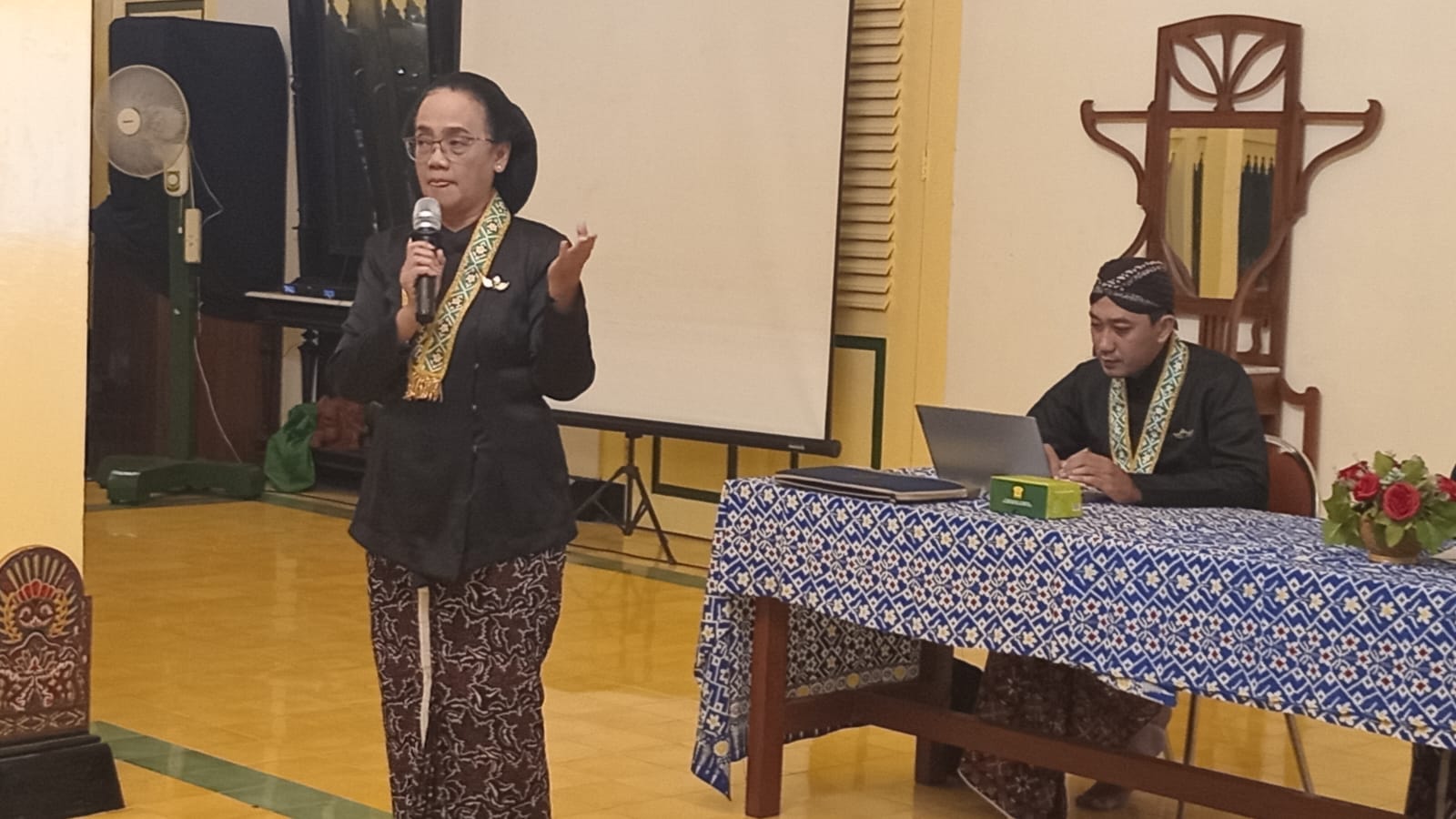 Pustakawati Sri Ratna: Setradi Sebagai Ideologi Pakualaman Pustakawati Sri Ratna: Setradi Sebagai Ideologi Pakualaman