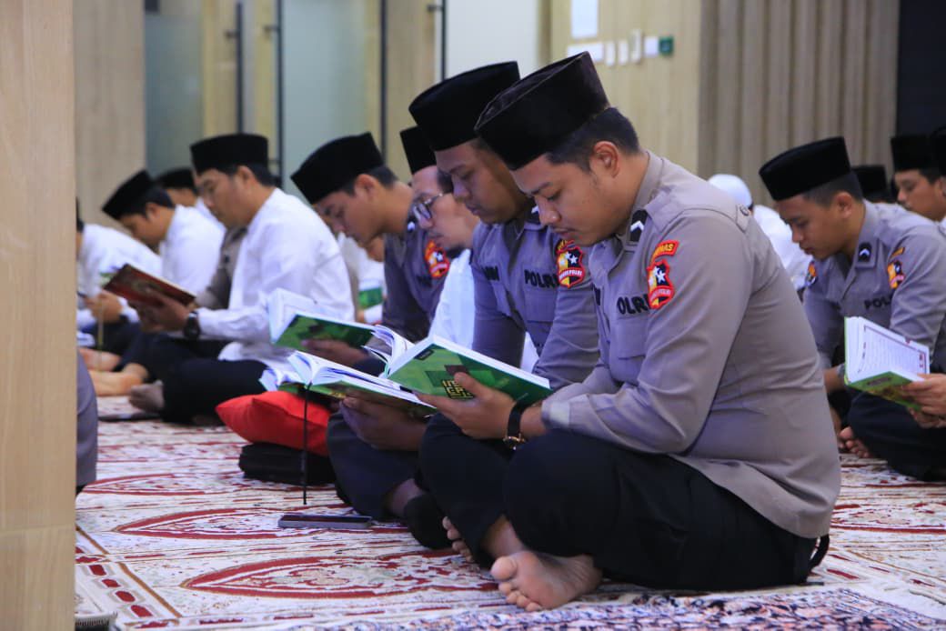 Jelang Hari Jadi ke-74, Divhumas Polri Gelar Khataman Al-Qur’an Jelang Hari Jadi ke-74, Divhumas Polri Gelar Khataman Al-Qur’an