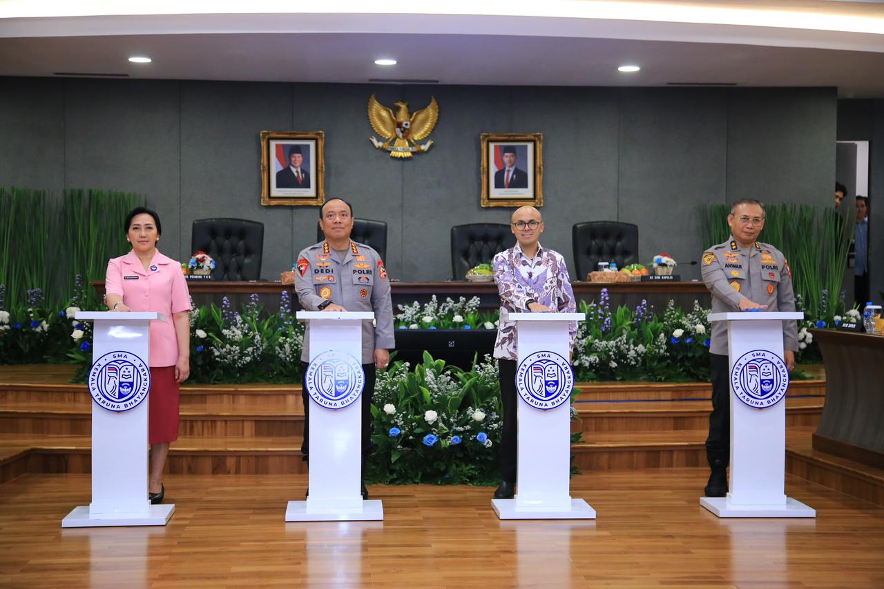 Mendiktisaintek Apresiasi Polri dalam Wujudkan SDM Unggul Lewat SMA Kemala Taruna Bhayangkara Mendiktisaintek Apresiasi Polri dalam Wujudkan SDM Unggul Lewat SMA Kemala Taruna Bhayangkara