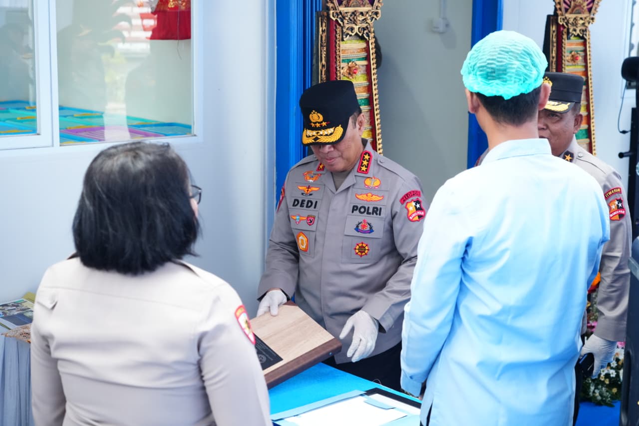 Pentingnya Inovasi Menu Bergizi Lokal dengan Rasa yang Disukai Anak-anak Penerima Manfaat SPPG Plawa Polda Bali Pentingnya Inovasi Menu Bergizi Lokal dengan Rasa yang Disukai Anak-anak Penerima Manfaat SPPG Plawa Polda Bali