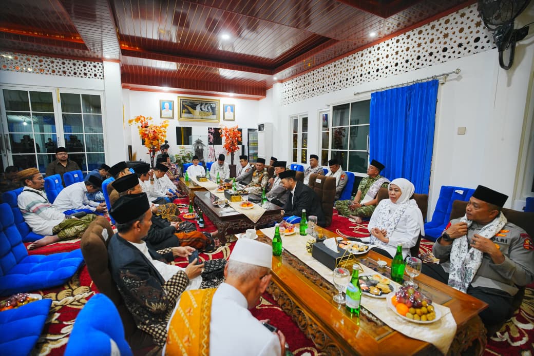 Kapolri Tekankan Jaga Persatuan-Kesatuan saat Silaturahmi ke Ponpes An-Nur Malang Kapolri Tekankan Jaga Persatuan-Kesatuan saat Silaturahmi ke Ponpes An-Nur Malang