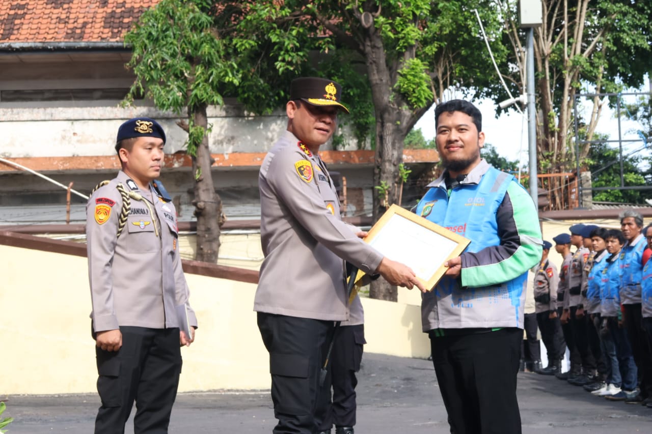 Kapolda Metro Jaya  Apresiasi Ojol Kamtibmas yang Gagalkan Aksi Curanmor di Jakarta Timur Kapolda Metro Jaya  Apresiasi Ojol Kamtibmas yang Gagalkan Aksi Curanmor di Jakarta Timur