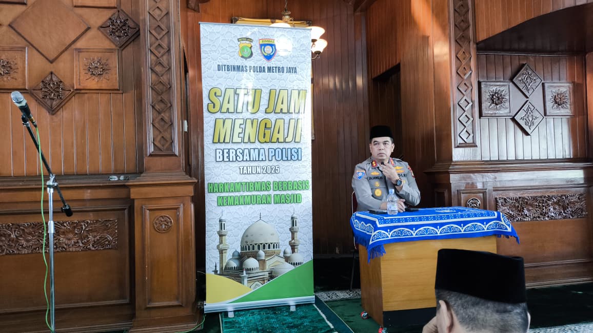 Ditbinmas Polda Metro Jaya Gelar Satu Jam Mengaji Bersama Polisi di Masjid Baitul Lathief Kemnaker