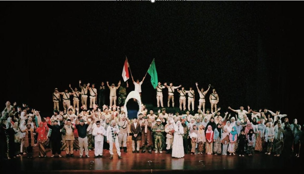 Angkat Kisah Jenderal Sudirman, LSB PWM DKI Jakarta Raih Sukses Pementasan Teater Darah Sang Surya Angkat Kisah Jenderal Sudirman, LSB PWM DKI Jakarta Raih Sukses Pementasan Teater Darah Sang Surya