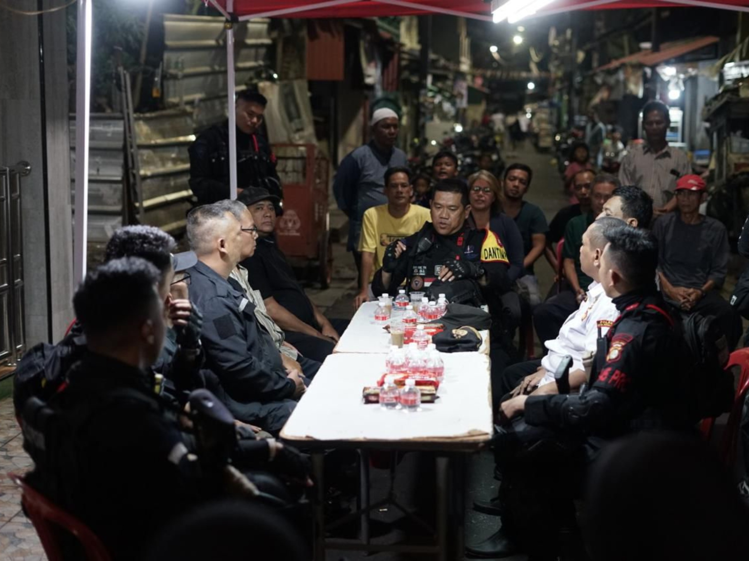 Patroli Brimob Polda Metro Jaya, Gagalkan Tawuran Pastikan Jakarta Aman dan Kondusif Patroli Brimob Polda Metro Jaya, Gagalkan Tawuran Pastikan Jakarta Aman dan Kondusif