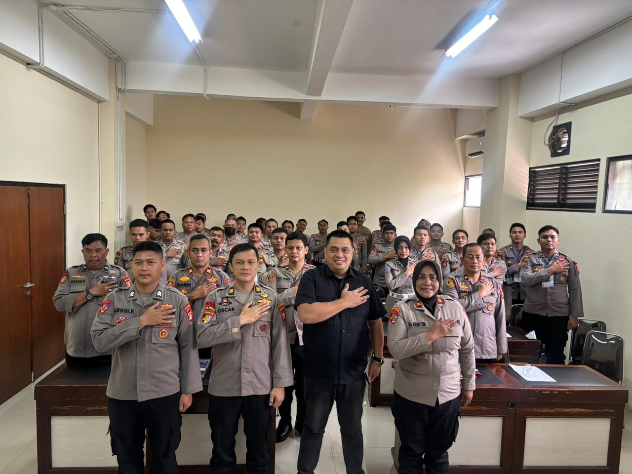 Polda Metro Jaya Gelar Pembinaan dan Pemulihan Profesi (Binlihprof) untuk Tingkatkan Etika dan Integritas Anggota Polri Polda Metro Jaya Gelar Pembinaan dan Pemulihan Profesi (Binlihprof) untuk Tingkatkan Etika dan Integritas Anggota Polri