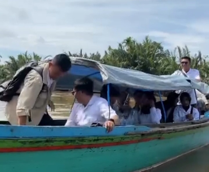 Kisah Kapal SPPG Nyeberang Laut Antarkan MBG untuk 951 Anak-Anak Pulau