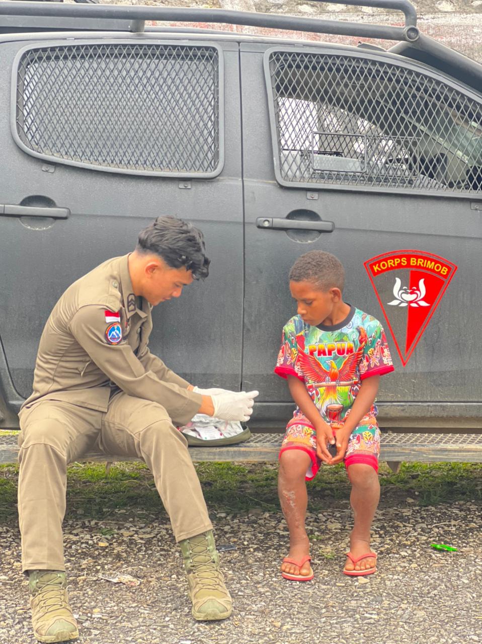 Personel Satgas Ops Damai Cartenz Bagikan Momen Keharmonisan Bersama Anak-Anak di Pegunungan Bintang