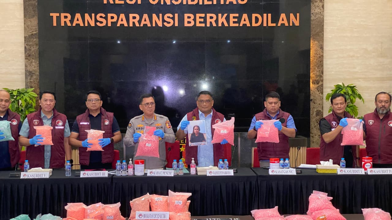 Pengungkapan Pemilik Ekstasi di Tol Lampung, Bareskrim Polri Tetapkan MR sebagai Tersangka Pengungkapan Pemilik Ekstasi di Tol Lampung, Bareskrim Polri Tetapkan MR sebagai Tersangka