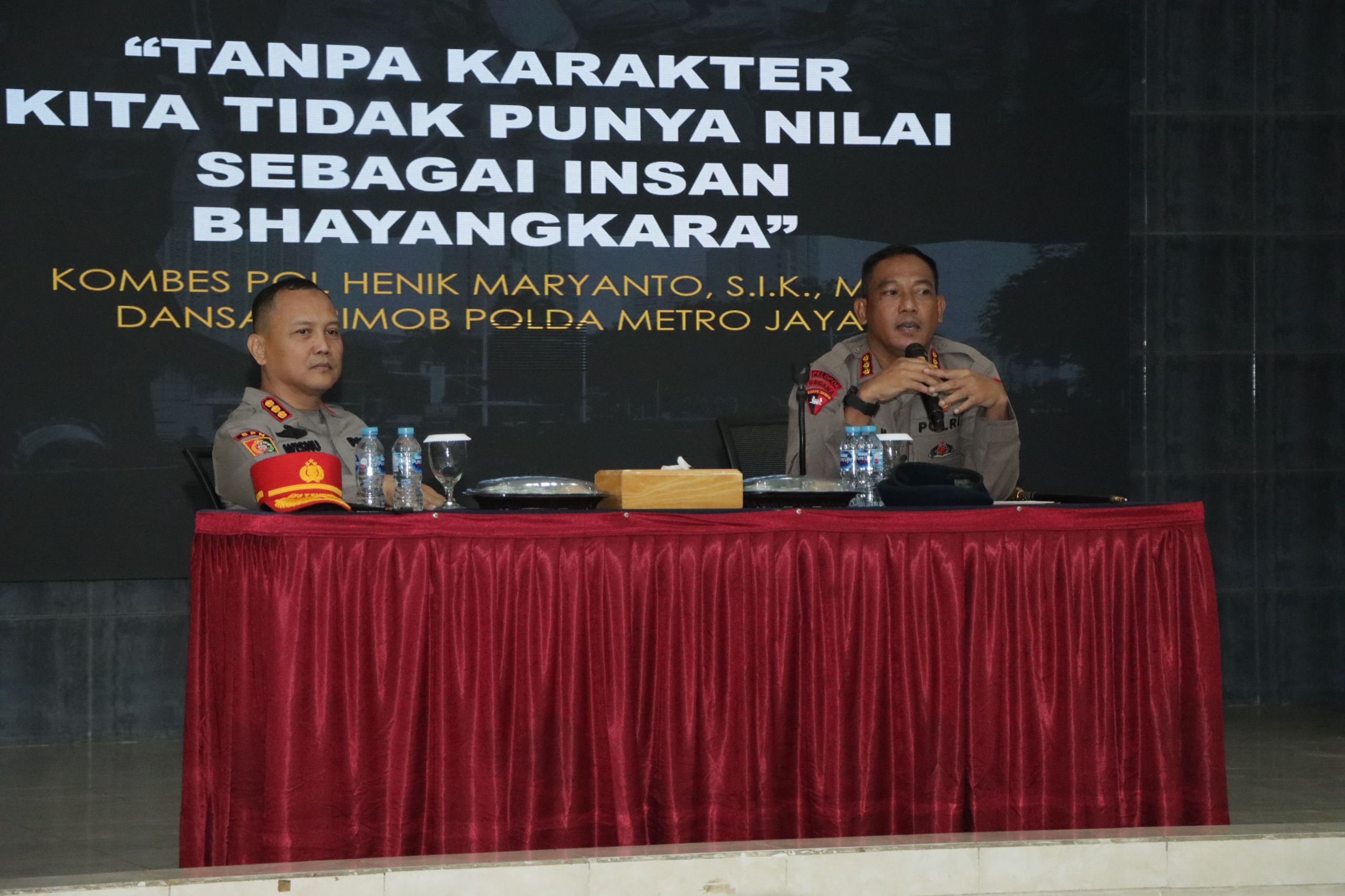 Dansat Brimob PMJ Beri Pembekalan Calon Bintara Polri di SPN Lido