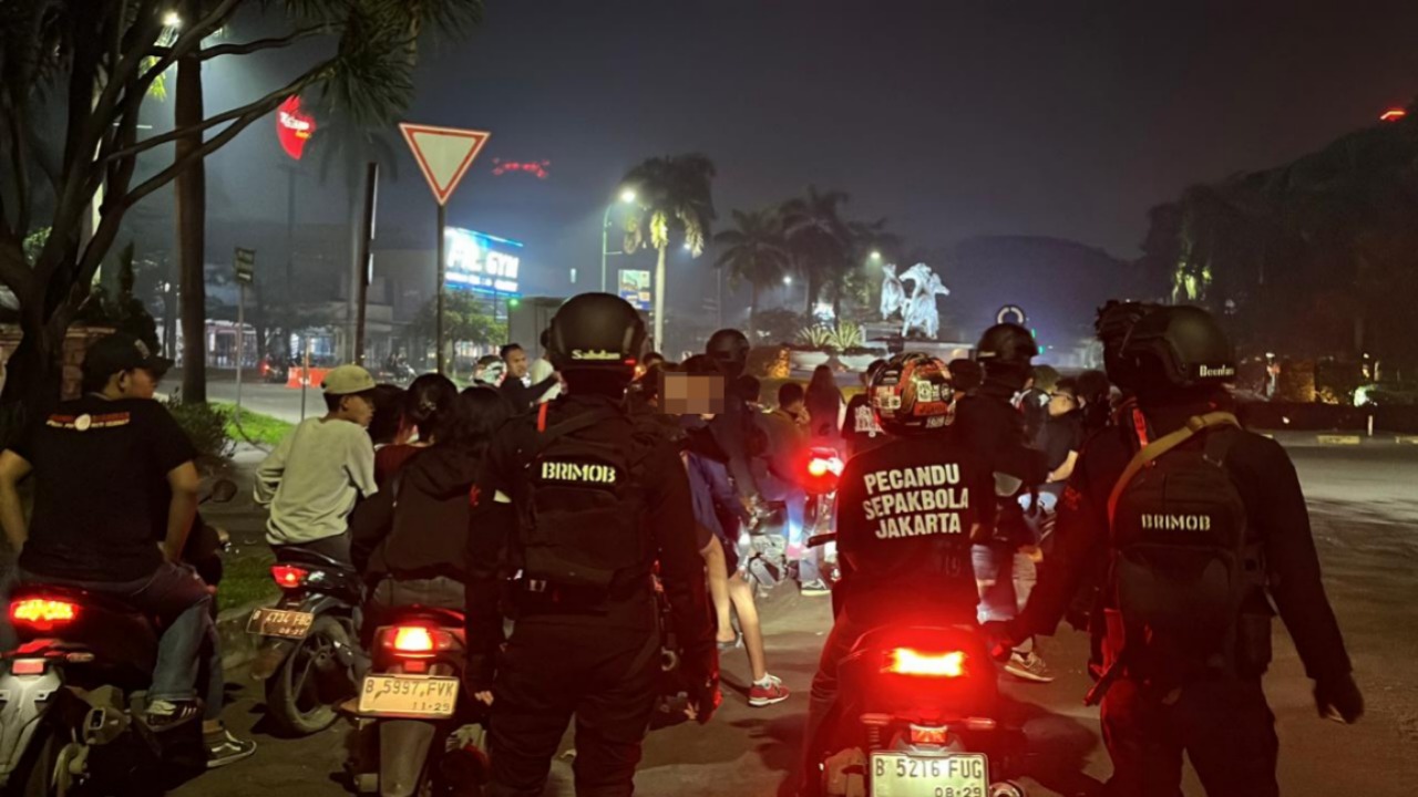 Brimob Batalyon D Pelopor Ringkus Terduga Pencuri Saat Patroli di Bekasi