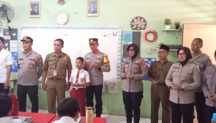 Distribusi Makan Bergizi Gratis Polri SDN Pekayon Jaya VII
