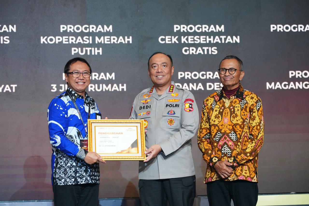 Kategori Lembaga Negara & Regulator Terpopuler: Polri Sabet Penghargaan Disway Award 2025