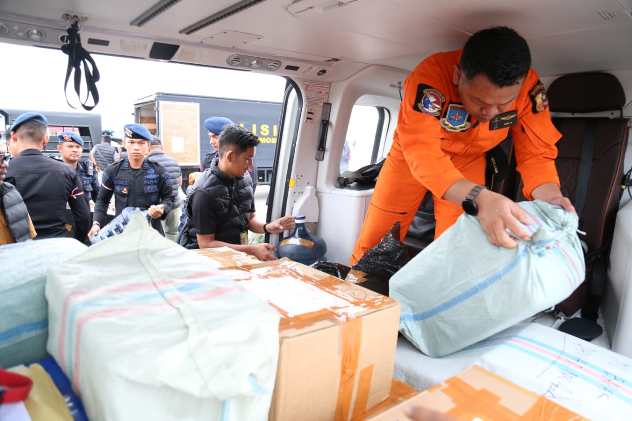 Polda Aceh Kembali Kirimkan Bantuan dan Nakes untuk Korban Banjir di Aceh Tamiang Polda Aceh Kembali Kirimkan Bantuan dan Nakes untuk Korban Banjir di Aceh Tamiang