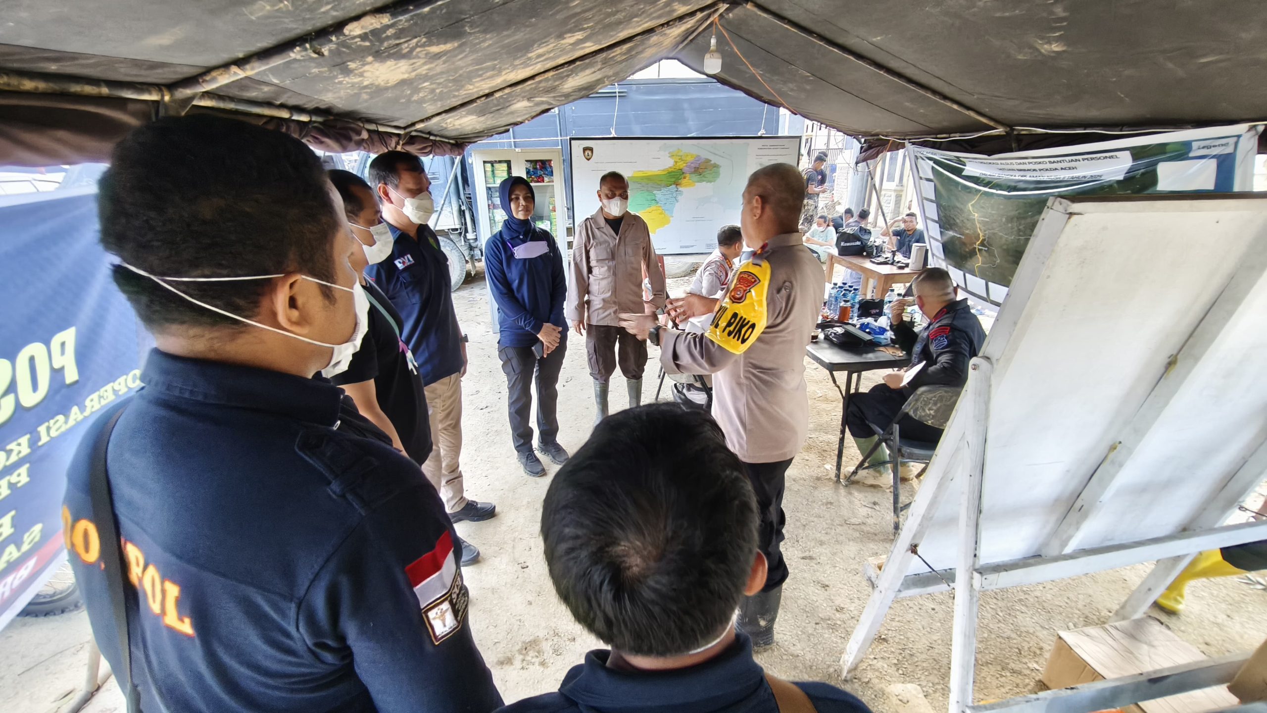 Polri Berpacu dengan Waktu Layani Kesehatan Korban Bencana Aceh, Sumut, dan Sumbar Polri Berpacu dengan Waktu Layani Kesehatan Korban Bencana Aceh, Sumut, dan Sumbar