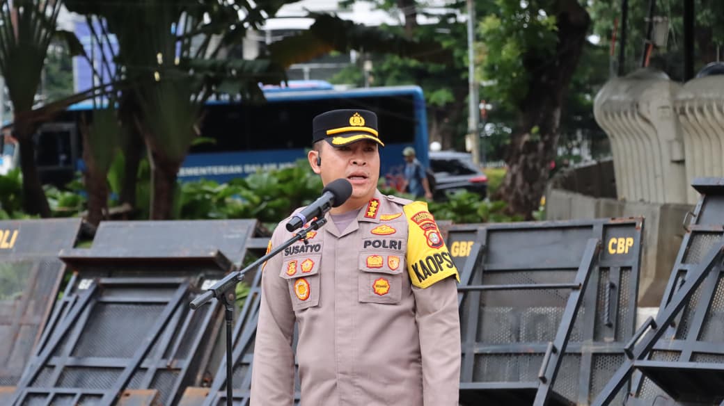 2.155 Personel Dikerahkan untuk Melayani Aksi Unras APDESI di Kawasan Monas 2.155 Personel Dikerahkan untuk Melayani Aksi Unras APDESI di Kawasan Monas