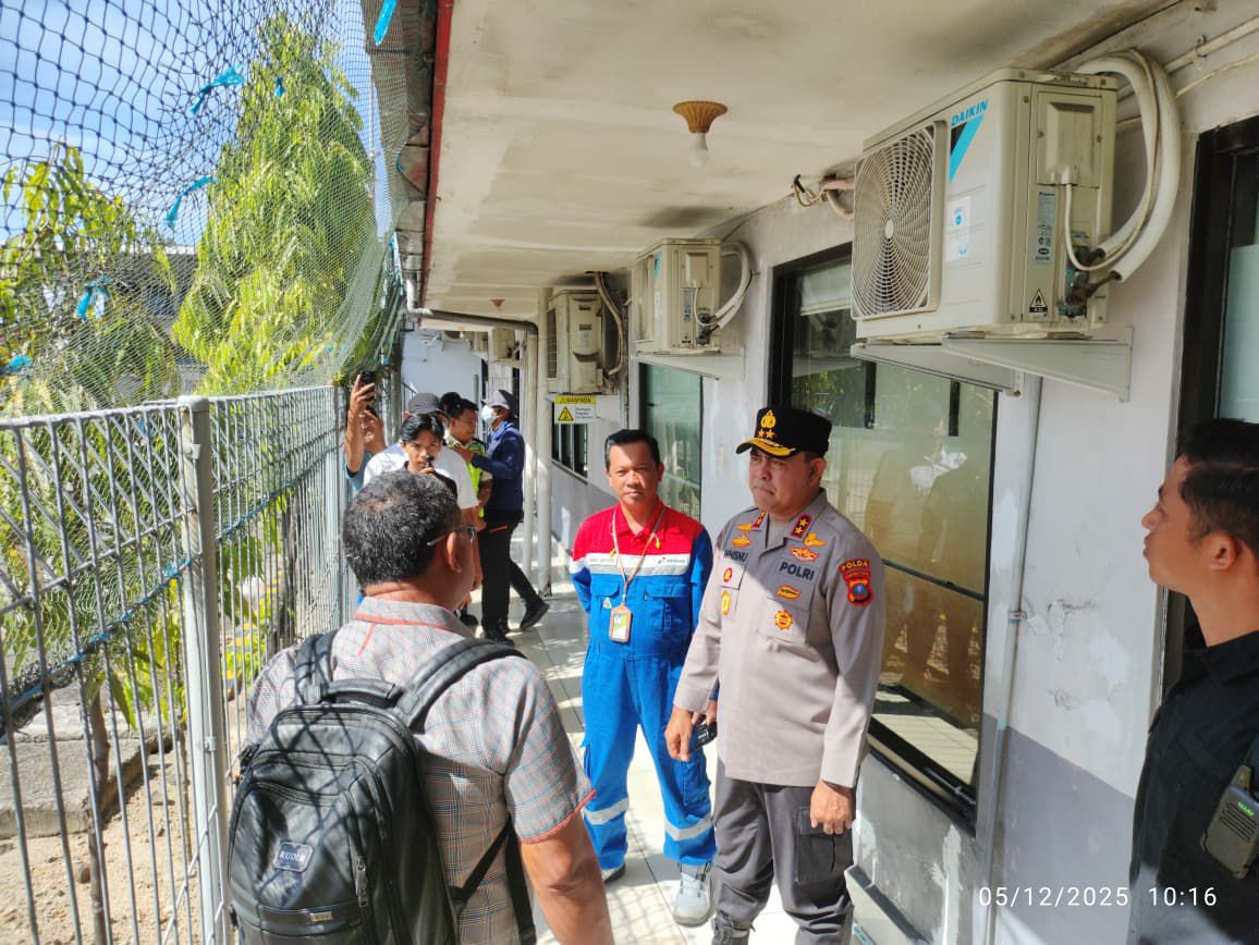 Kapolda Sumut Tinjau Depot Pertamina Sibolga, Pastikan Stok BBM dan Distribusi Tetap Aman Pascabencana Kapolda Sumut Tinjau Depot Pertamina Sibolga, Pastikan Stok BBM dan Distribusi Tetap Aman Pascabencana