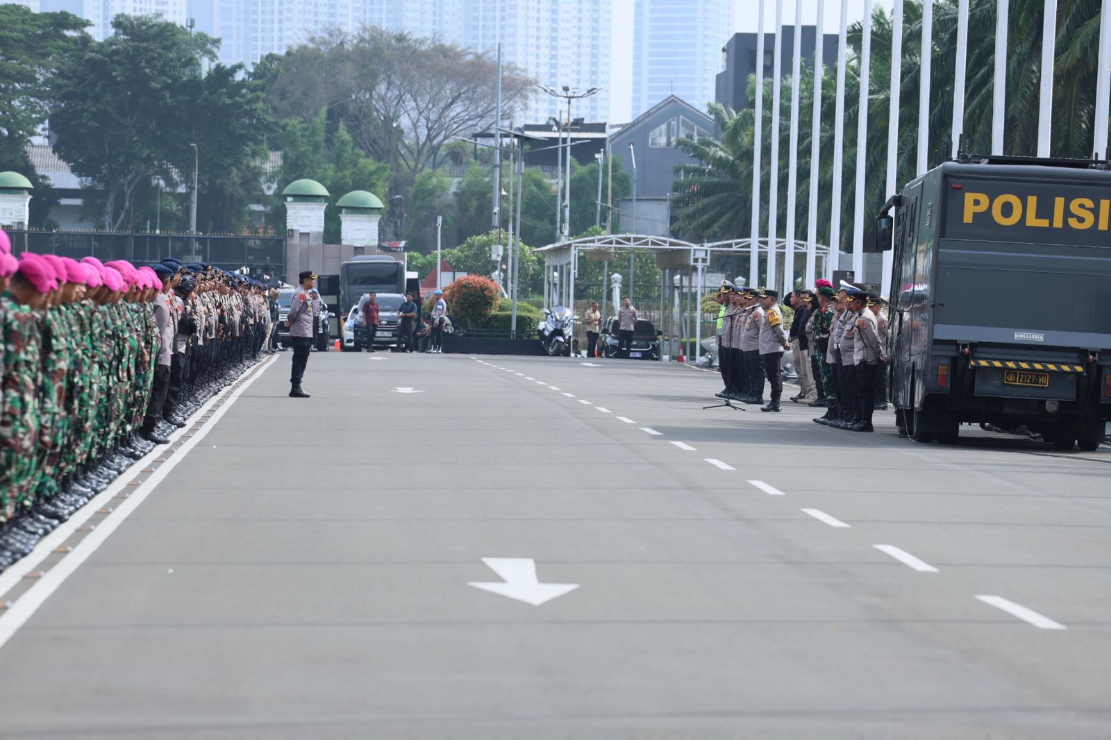 Polda Metro Jaya Kerahkan 6.403 Personel untuk Pelayanan Aksi Unras di Jakarta