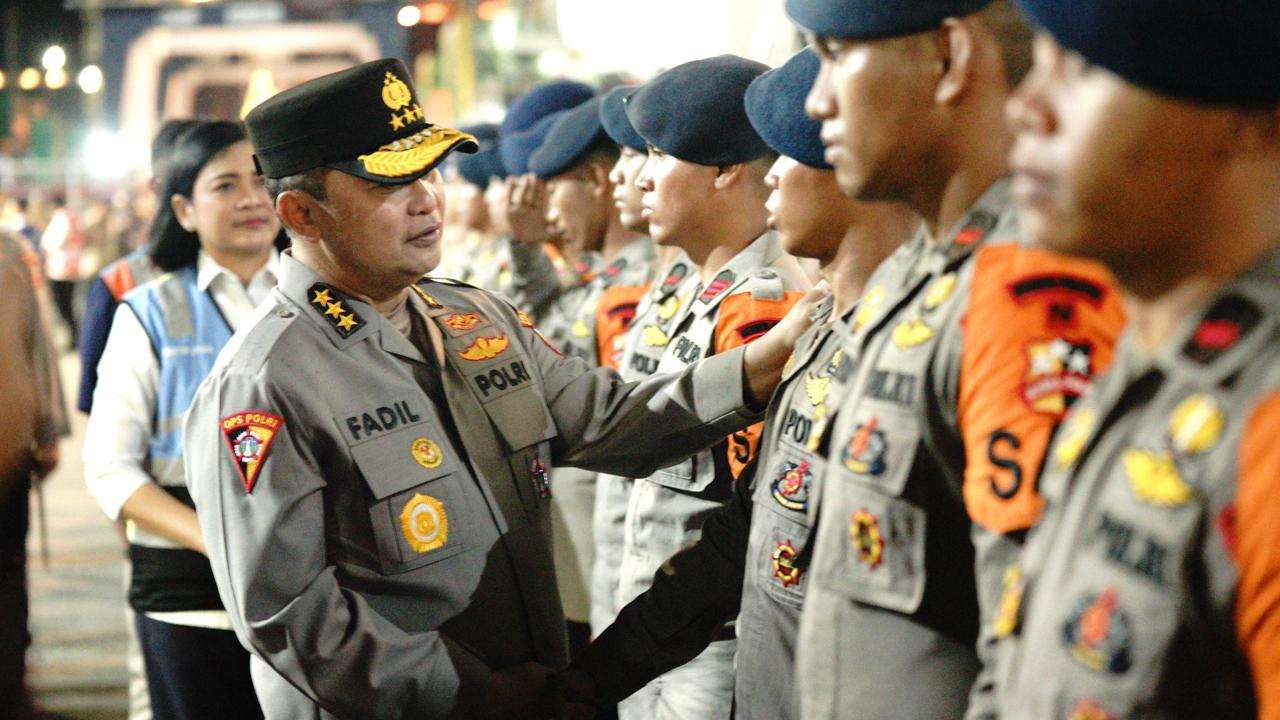 Polri Terus Kirimkan Pasukan serta Logistik ke Wilayah Terdampak Bencana di Sumatera, Sinergi Kemanusiaan Bersama PT Pelni