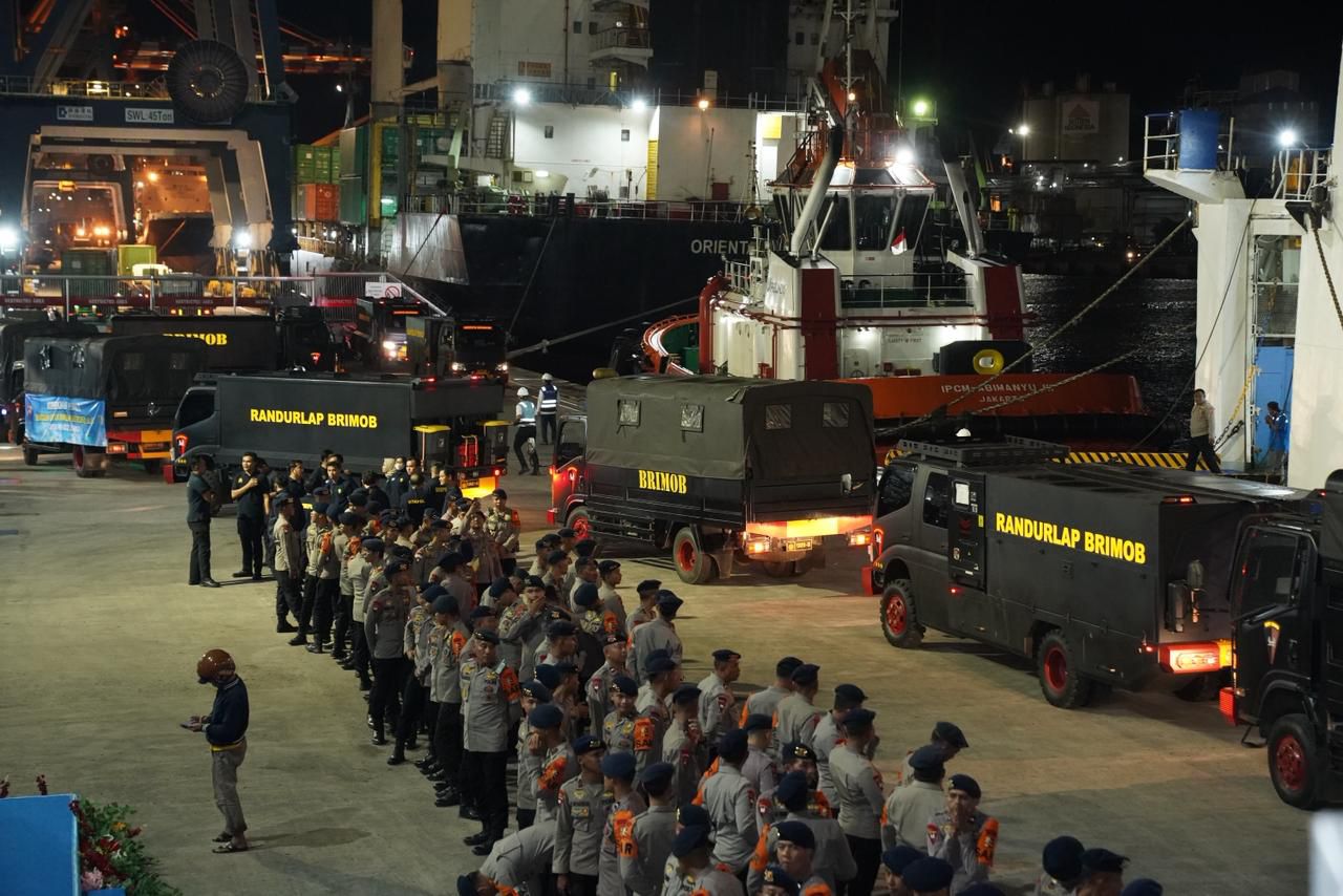 Polri Terus Kirimkan Pasukan serta Logistik ke Wilayah Terdampak Bencana di Sumatera, Sinergi Kemanusiaan Bersama PT Pelni